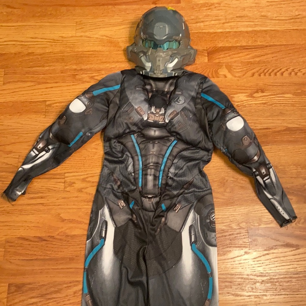 Halo Muscle Costume with helmet mask.